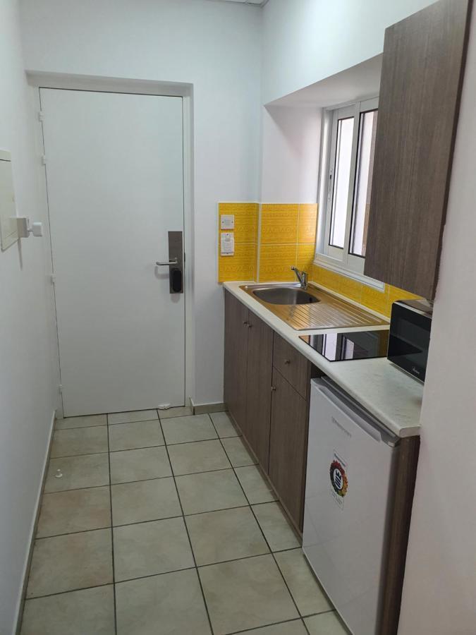 Larnaca Bay Suites Esterno foto