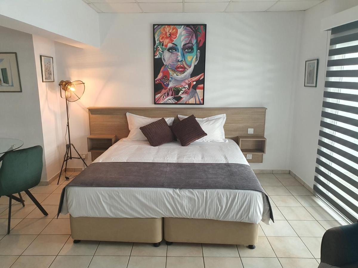 Larnaca Bay Suites Esterno foto
