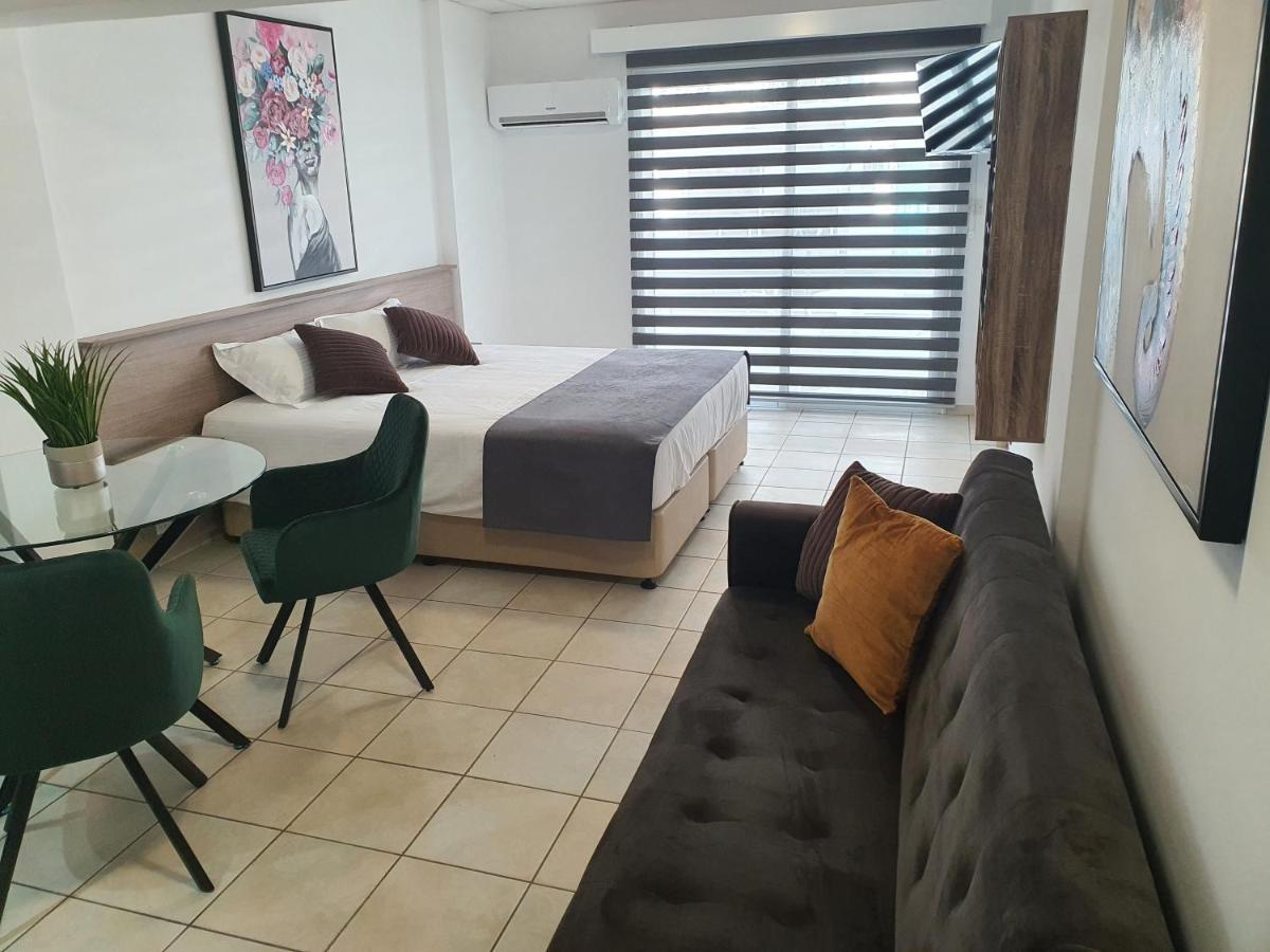 Larnaca Bay Suites Esterno foto