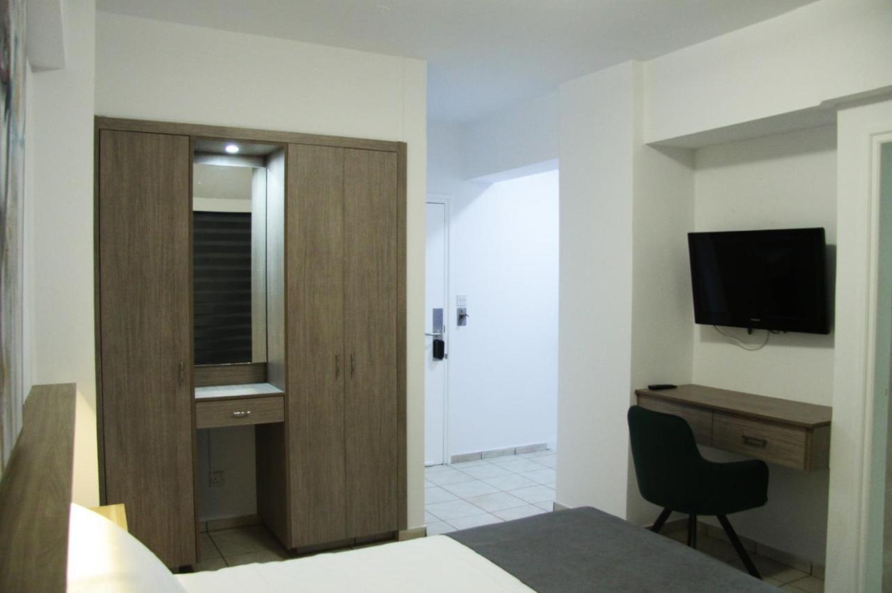Larnaca Bay Suites Esterno foto