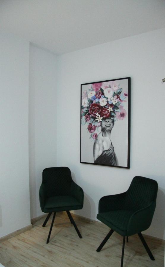 Larnaca Bay Suites Esterno foto