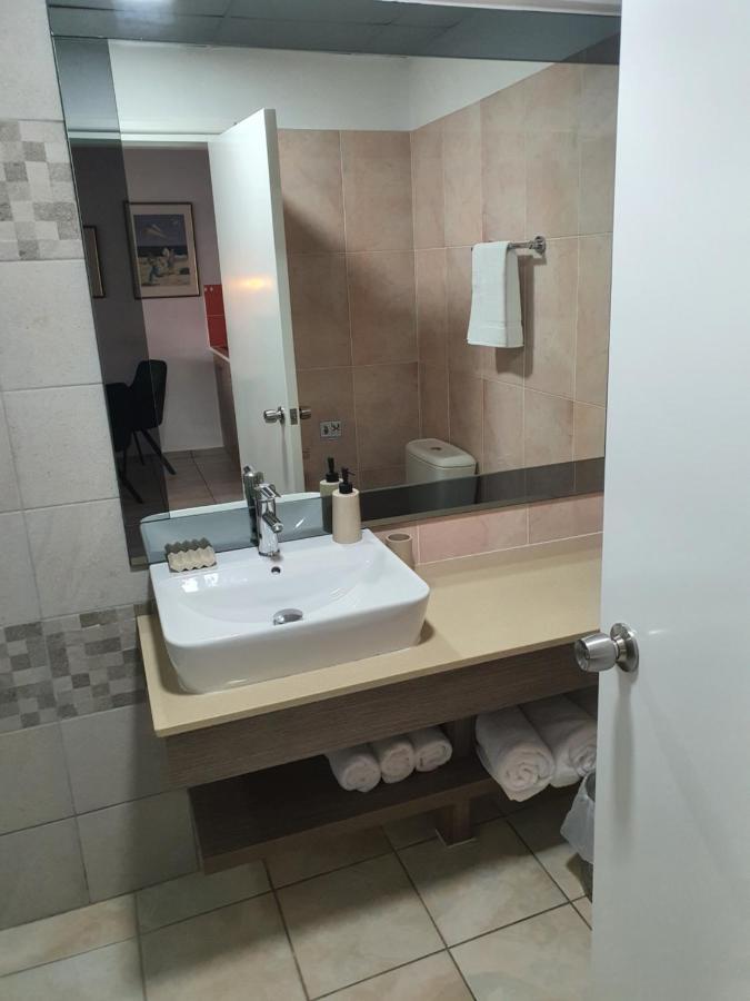 Larnaca Bay Suites Esterno foto