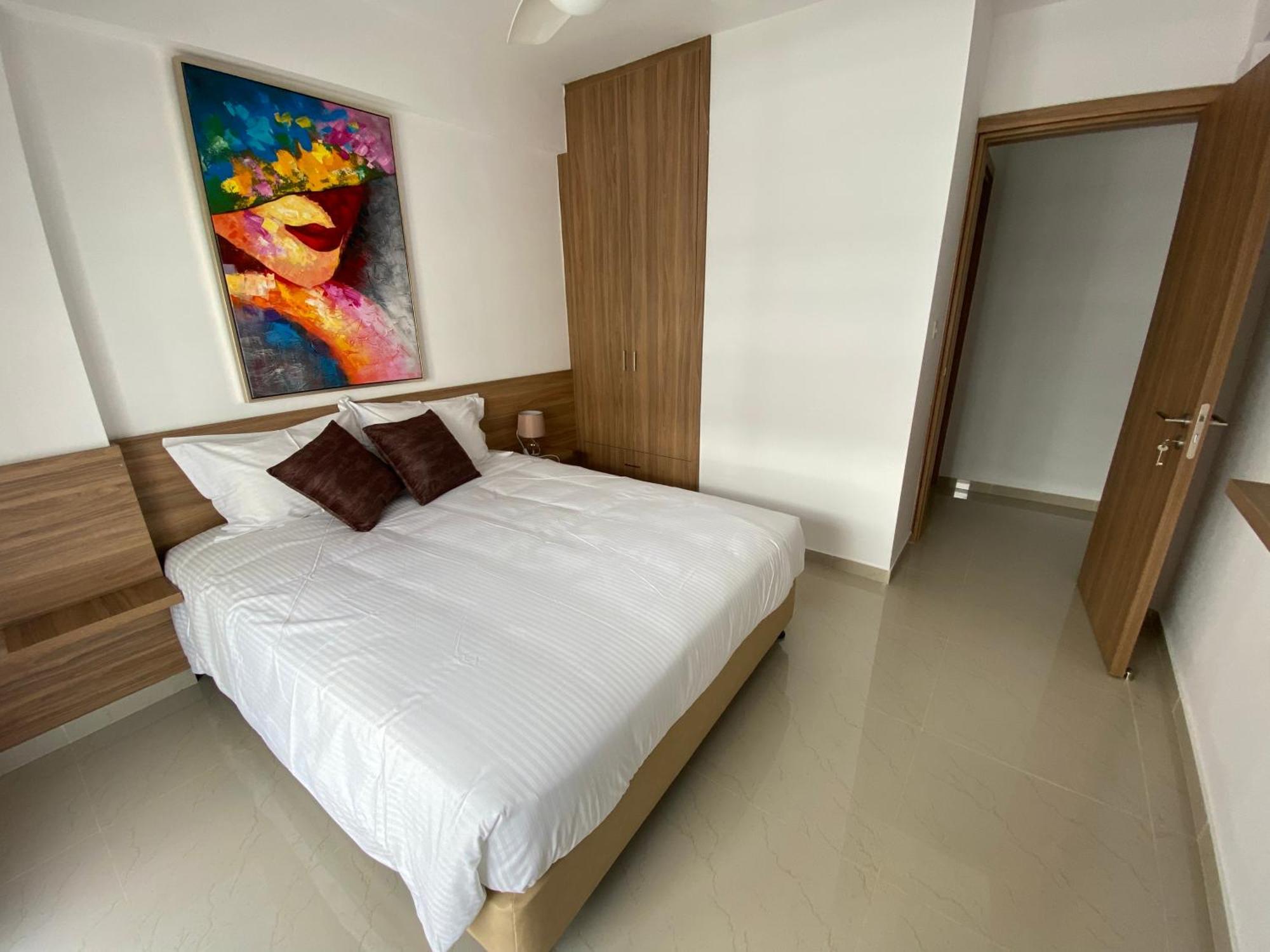 Larnaca Bay Suites Esterno foto