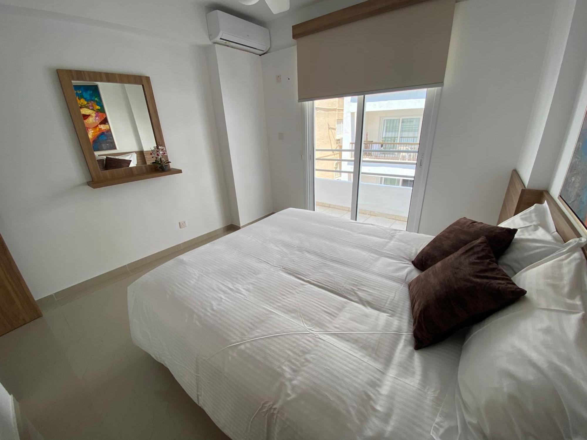 Larnaca Bay Suites Esterno foto