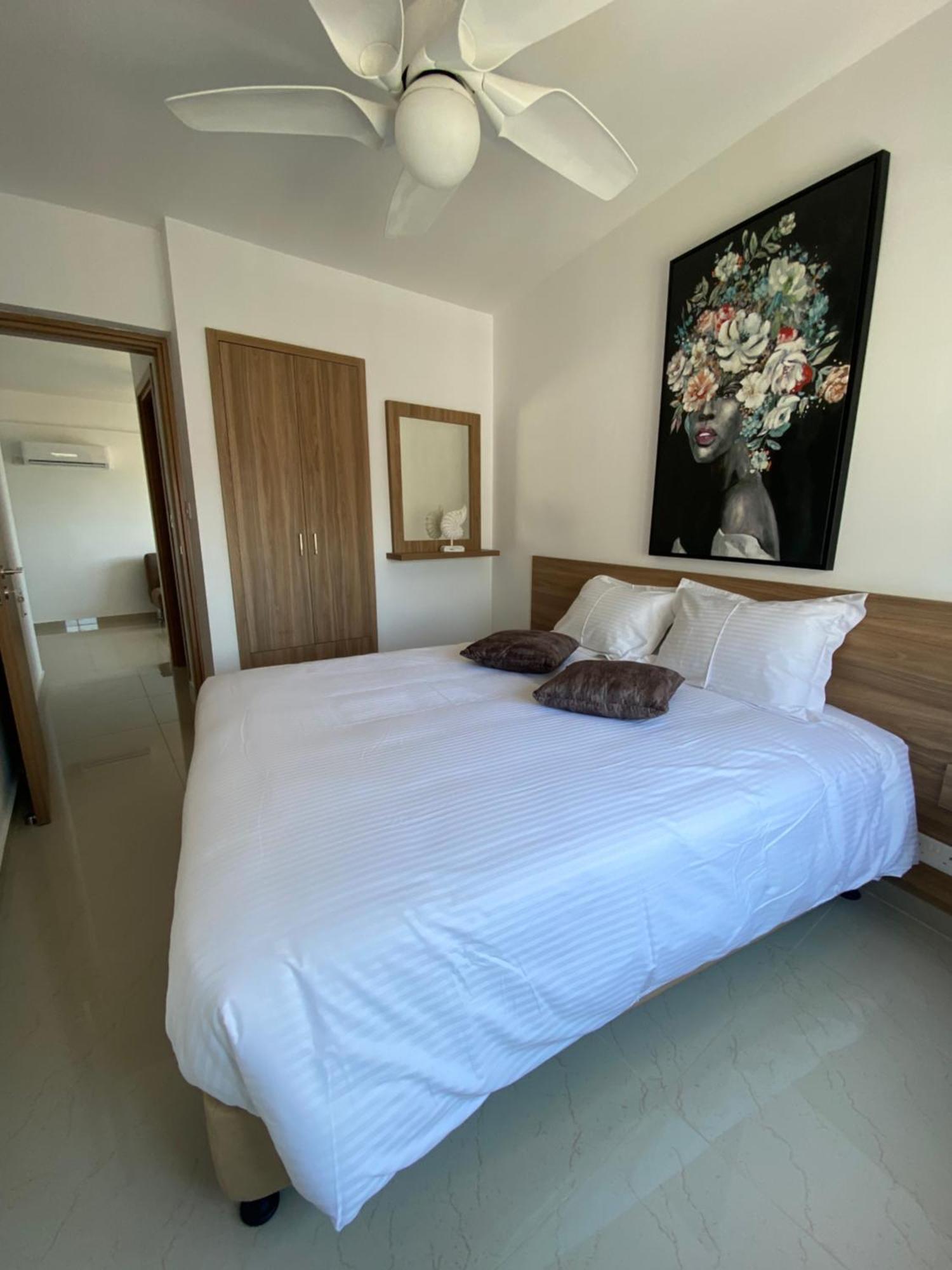 Larnaca Bay Suites Esterno foto