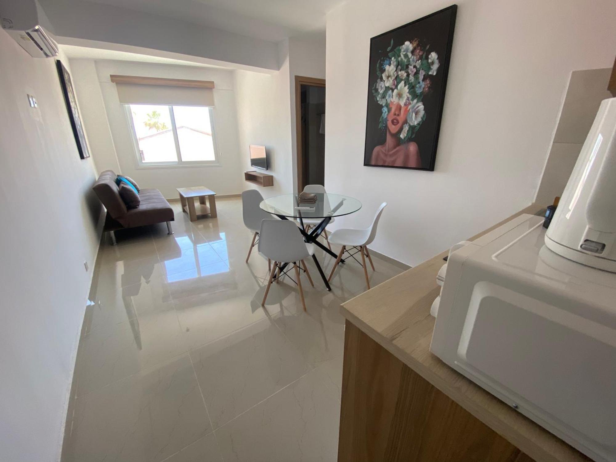 Larnaca Bay Suites Esterno foto