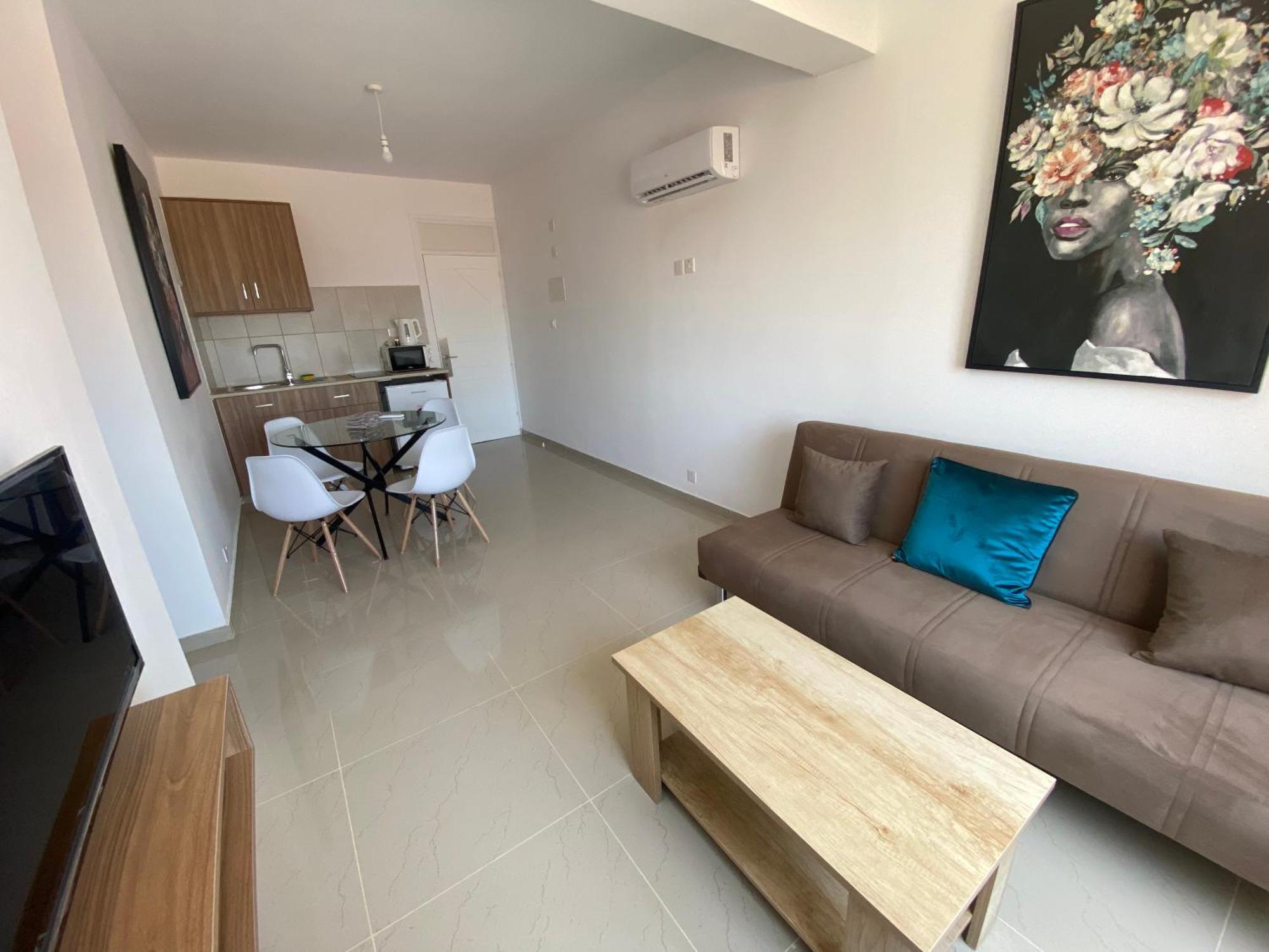 Larnaca Bay Suites Esterno foto
