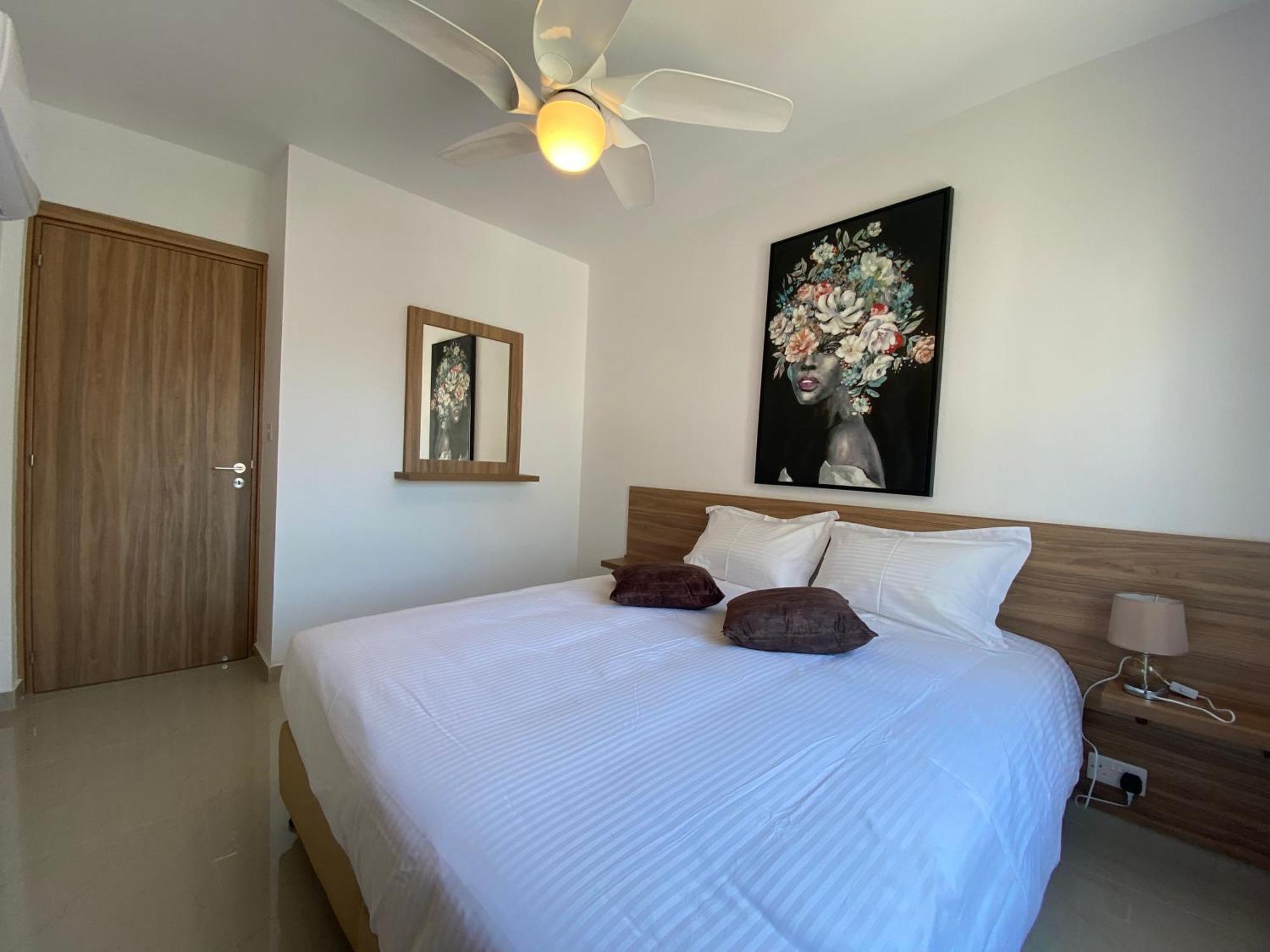 Larnaca Bay Suites Esterno foto