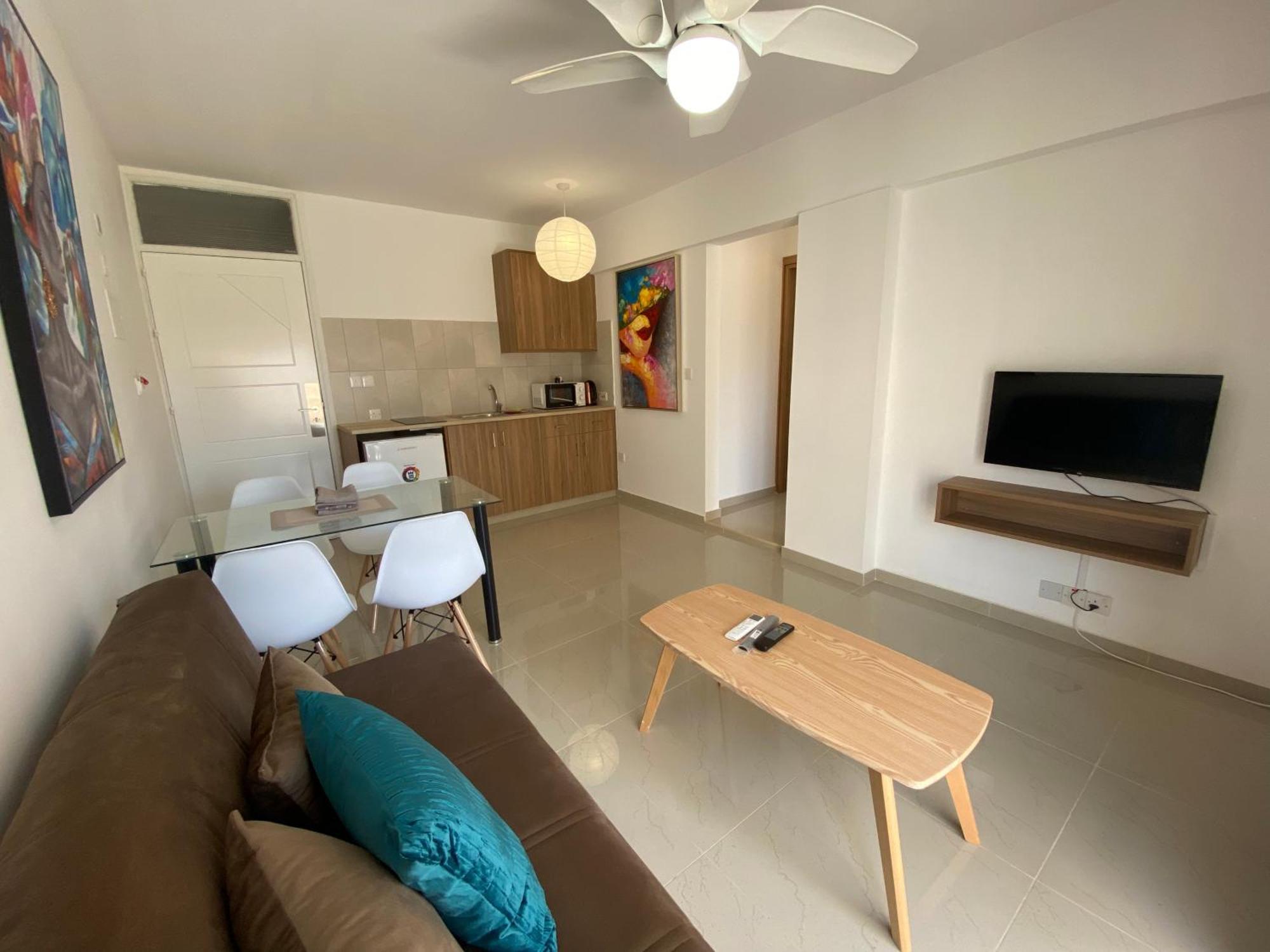 Larnaca Bay Suites Esterno foto